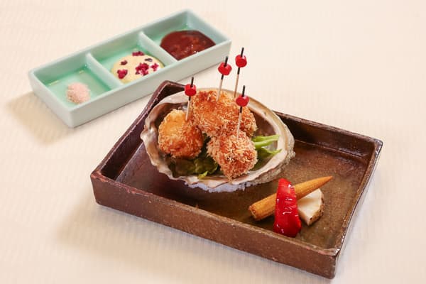 日本料理「燈火山香」- 噴火灣蝦夷鮑魚日式可樂餅：¥2,800