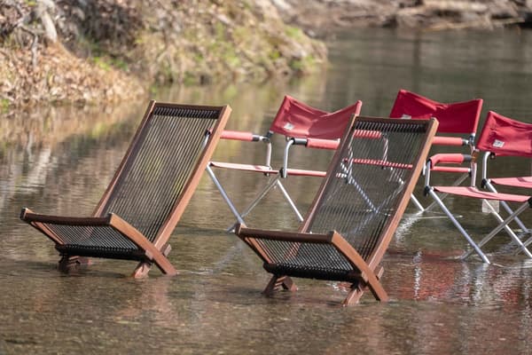 Relaxation space on the river
