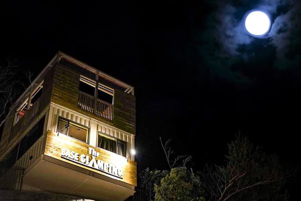 THE BASE GLAMPING YUGAWARA 附設露天浴池的客房