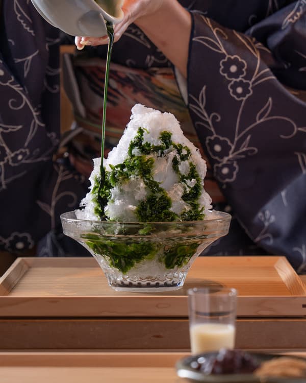 抹茶金制 – 特级八女抹茶配蕨饼刨冰 – 2,500日元(含税)