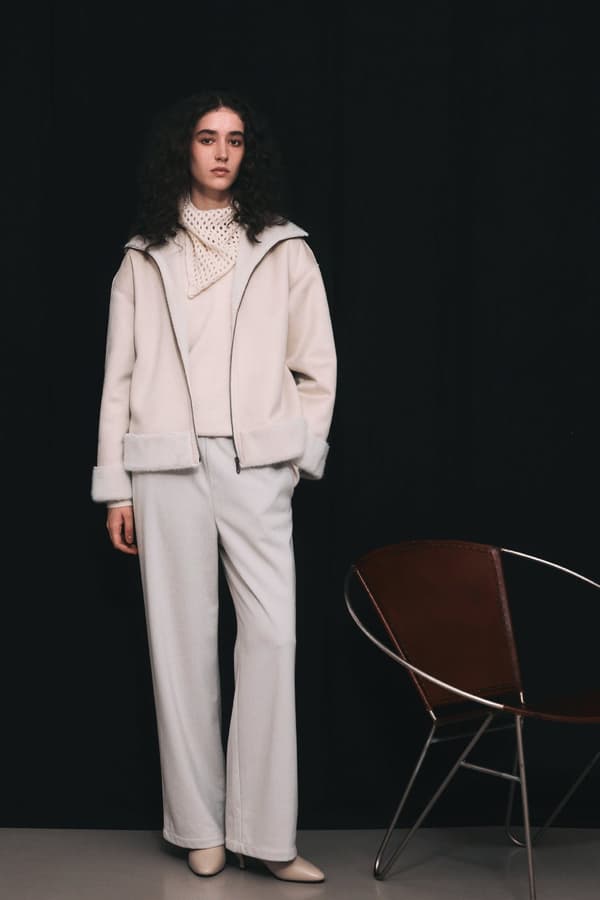 夹克 ¥25,300 针织衫 ¥9,900 裤子 ¥11,000