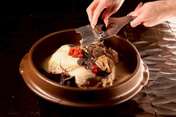 TRUFFLE BLACK参鸡汤