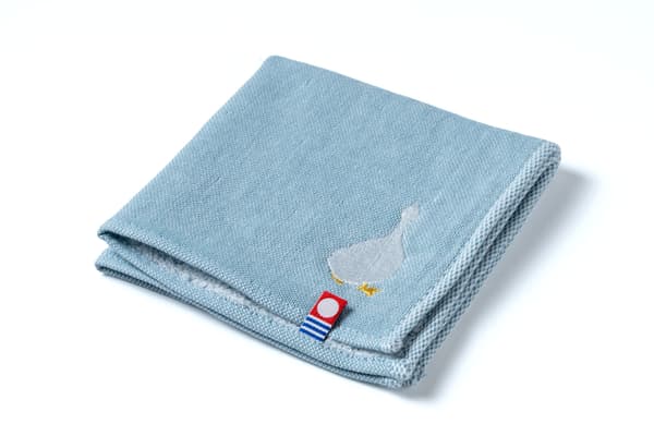 Embroidered handkerchief featuring Waterside Ducks Screen by Suzuki Kiitsu, Edo period – Hosomi Museum collection