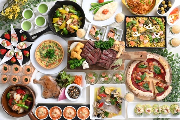 午餐、晚餐和甜点自助餐