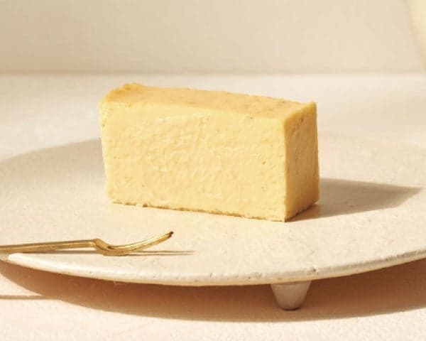 Basque cheesecake from 瀬戸内チーズケーキ