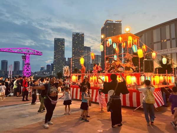 Bon odori dancing around the yagura (photo from the 2025 event)