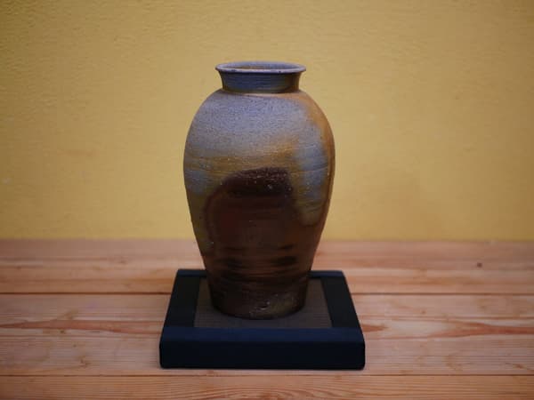 Florero kiritame Bizen de Setsuo Watanabe