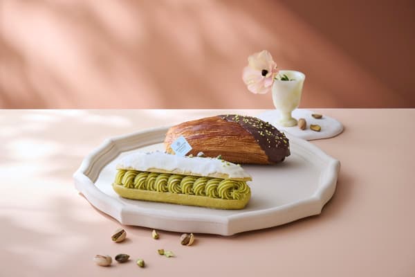 開心果奶油夾心麵包與開心果丹麥麵包