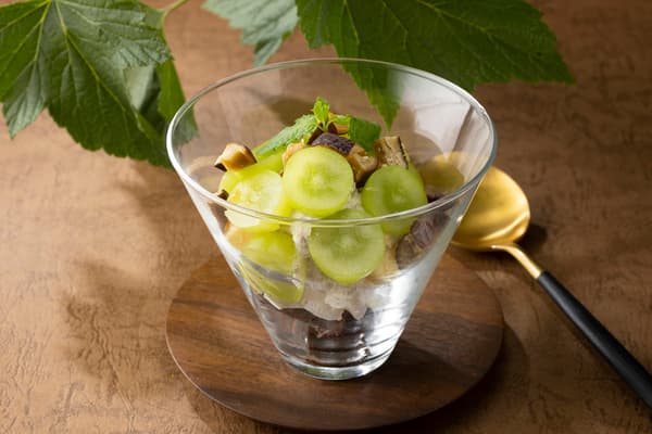 Postre: parfait de castaña y Shine Muscat