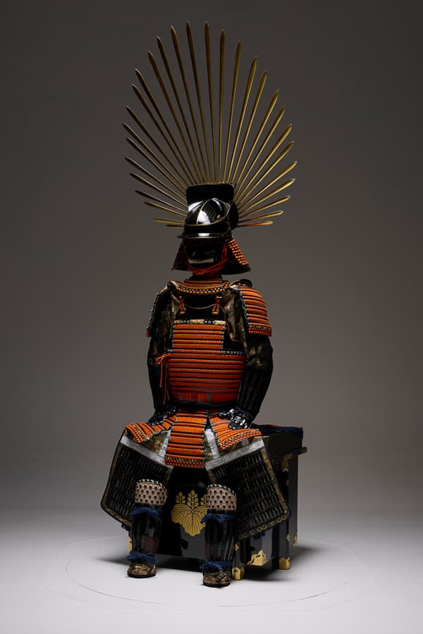 由甲冑工房丸武制作的武士盔甲套装