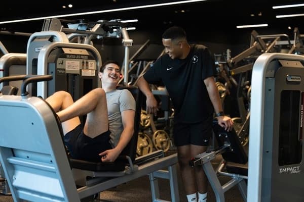 Deportare Club 标志