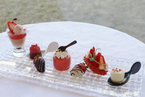 和歌山格兰比亚大酒店的草莓甜点拼盘