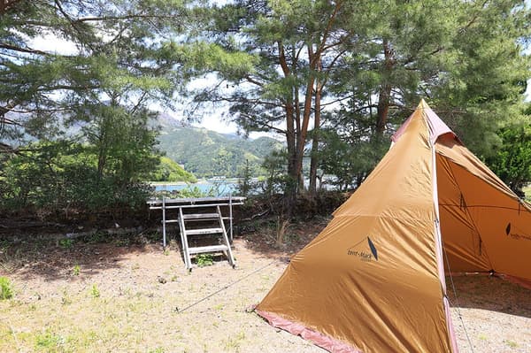 主营区北侧俯瞰河口湖的观景台