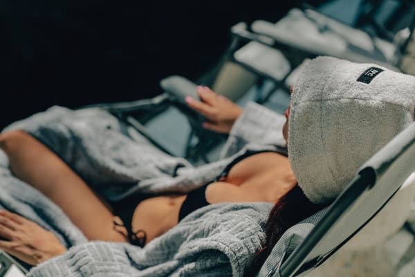 Beristirahat setelah sauna
