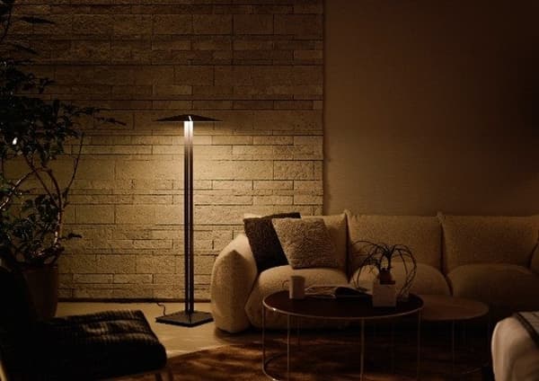 Lampu lantai 4SIDE