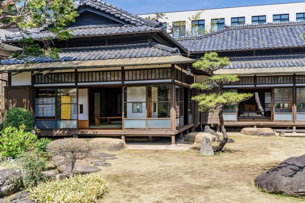 Edificio de estilo japonés y jardín de Bunka no Michi Shumokukan