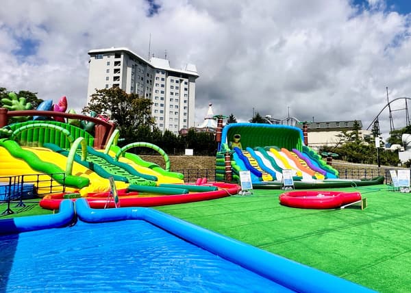 Children playing in the water at Kids Jappaan