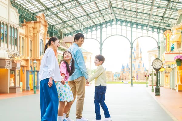 Gambar pengalaman Happy Entry (C)Disney