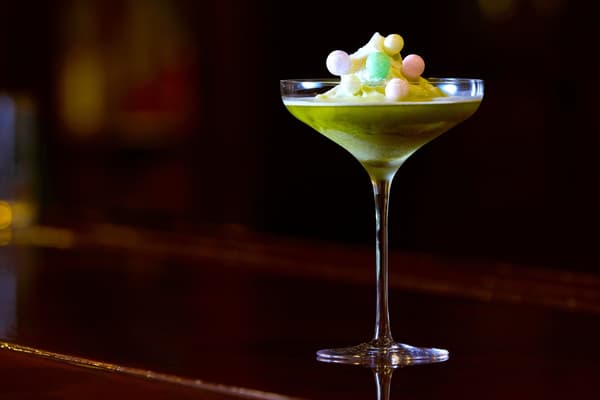 Cellar Bar 的 ROKU 琴酒抹茶冰沙