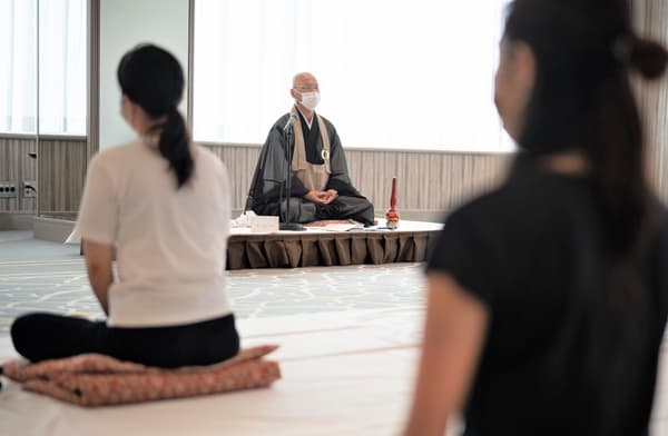 บรรยากาศการทำสมาธิแบบเซน