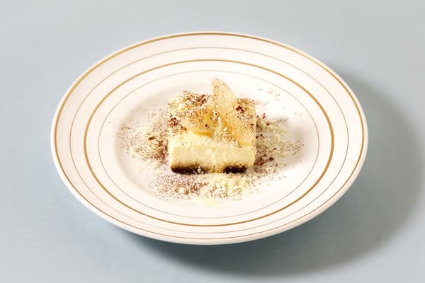 Tiramisu Putih Kabut dan Cahaya