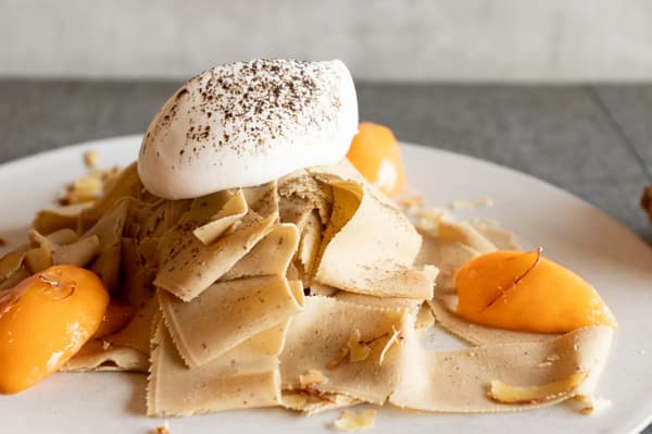 和栗與枇杷塔細部