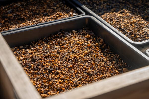 Compost Using Shochu Lees and Coffee Grounds