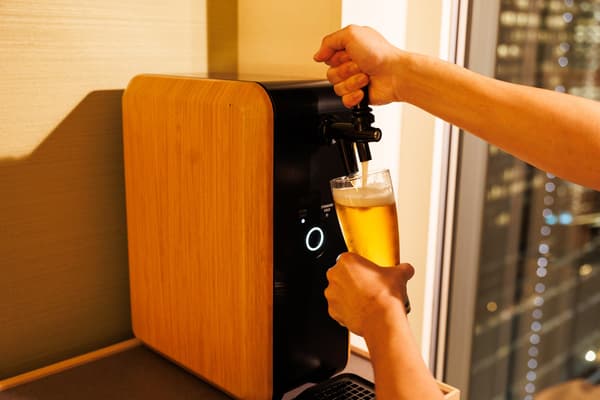 迎賓開胃菜與生啤酒