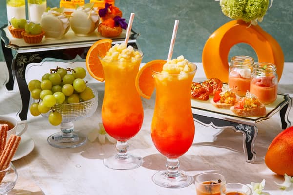 Tropical optional drink with vitamin-colored gradation