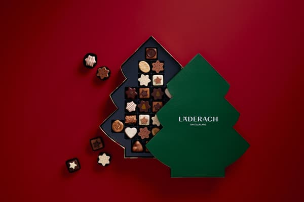 Läderach Praline Selection 26 pieces Christmas Tree