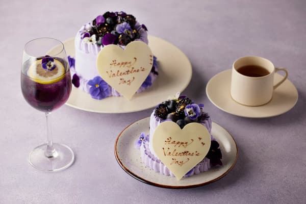 Valentine cake with purple drink set