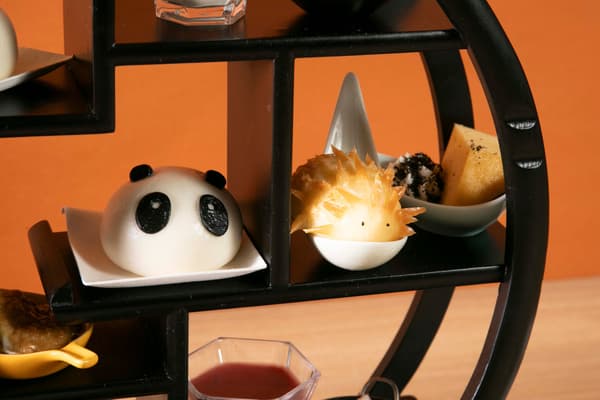 Panda-shaped bun and hedgehog-shaped fried bun