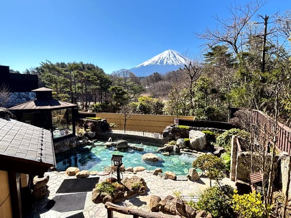 Outdoor bath at Fuji Chobo-no-Yu Yurari