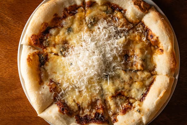 Gujo miso and four-cheese pizza