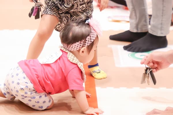 宝宝活动摊位与赛跑