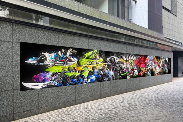 Image of Kenta Cobayashi's Vector Débris on the Tokyo Sankei Building exterior wall