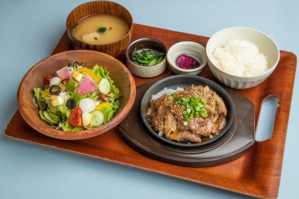 铁板牛五花定食