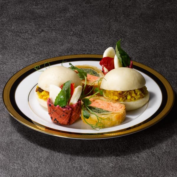 ชั้นล่างสุดของ High Tea Package