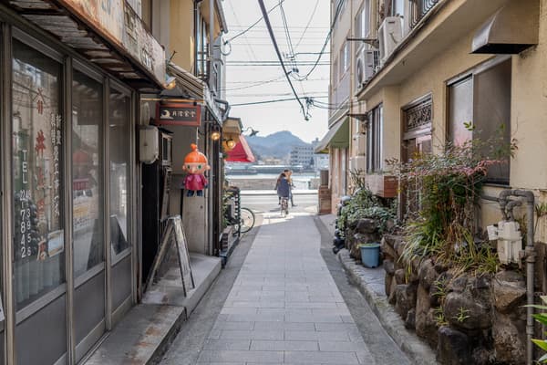 在前面蔓延的尾道水道