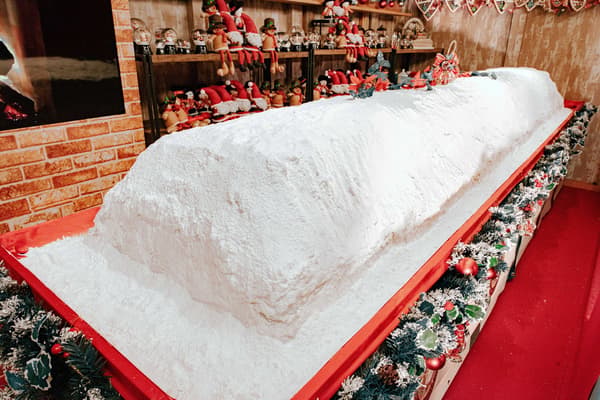 El Stollen gigante de unos 4 metros de largo en el mercado navideño de 2024
