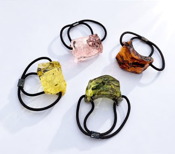 Acrylic Ice Pony, ¥14.300