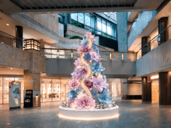 Pohon Natal West Walk 