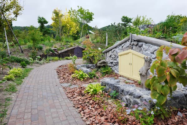Hobbit's House