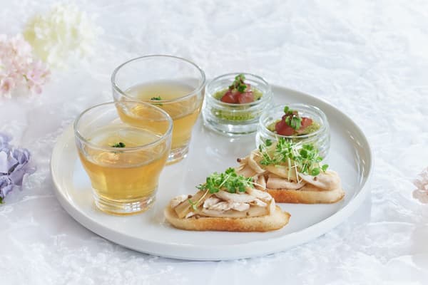 下午茶点心台底层咸食