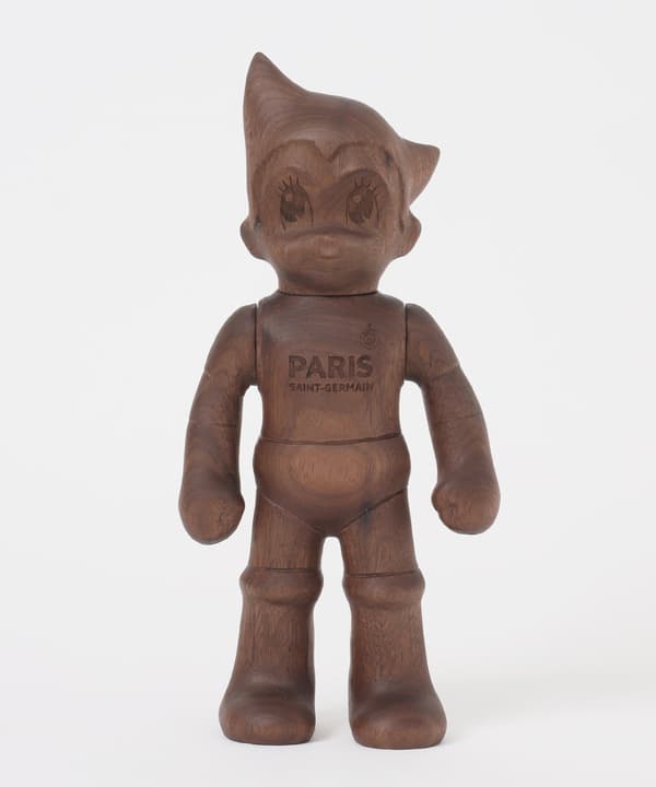 Tres figuras de Astro Boy en diferentes materiales