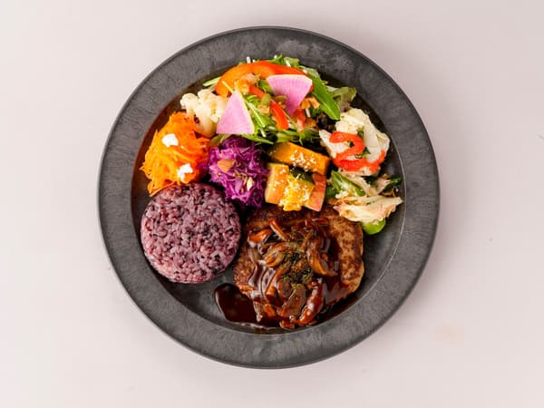 Tanita Cafe selectable main and deli plate