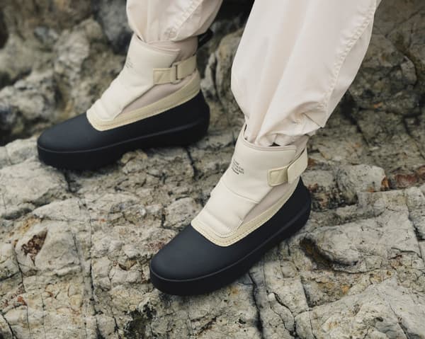 ET013 SNOWF IVORY/BLACK 特写