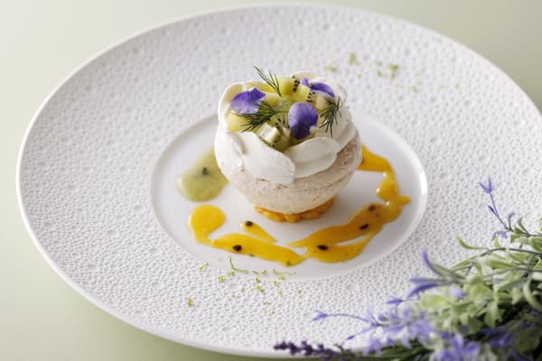 파블로바 - 초여름 이국적인 스타일