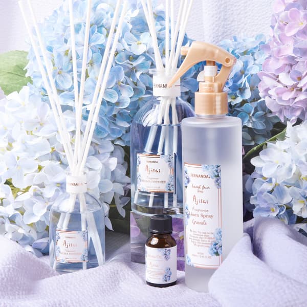 Productos de fragancia de hortensias de la Colección Ajisai de FERNANDA