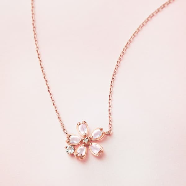 SAKURA Collection necklace detail
